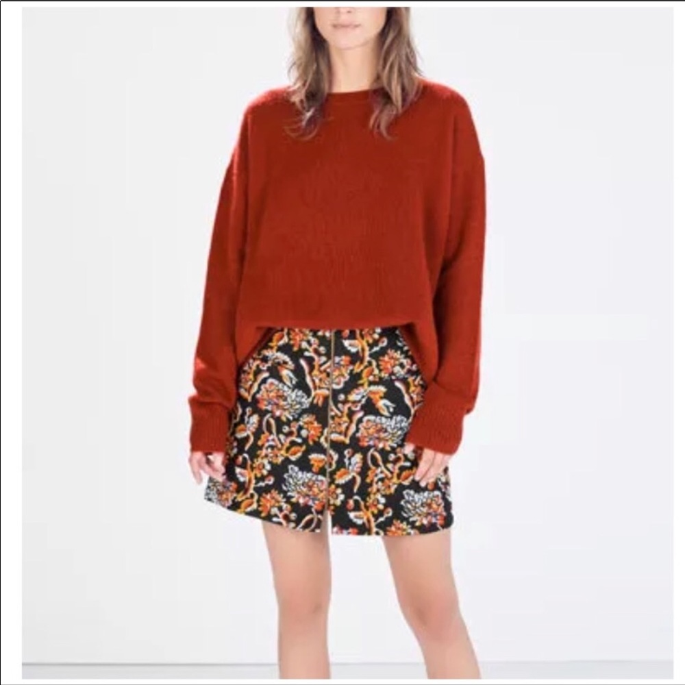 B1G1 ☃️Zara Woman Floral Front Zip Skirt Sz S☃️